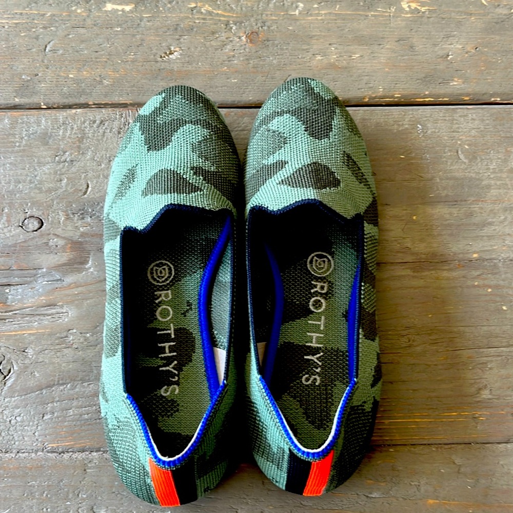 Like New ROTHY'S size 6 1/2 Almond Loafer in Spruce Camo